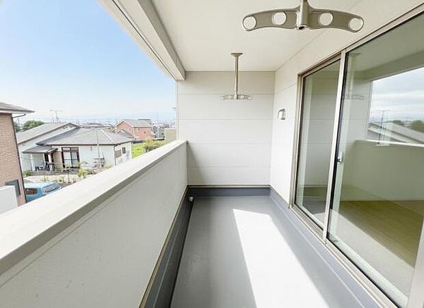 お洗濯ものを気持ち良く太陽の光で干せるのが嬉しいですね。