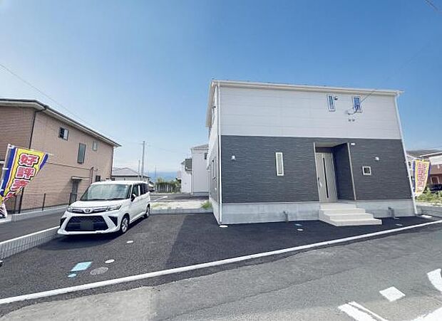 駐車場ももちろん完備しておりますのでお車所有の方にも心強いです。