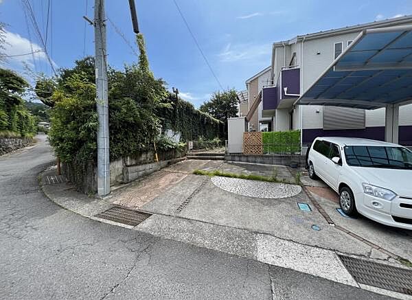 駐車場ももちろん完備しておりますのでお車所有の方にも心強いです。