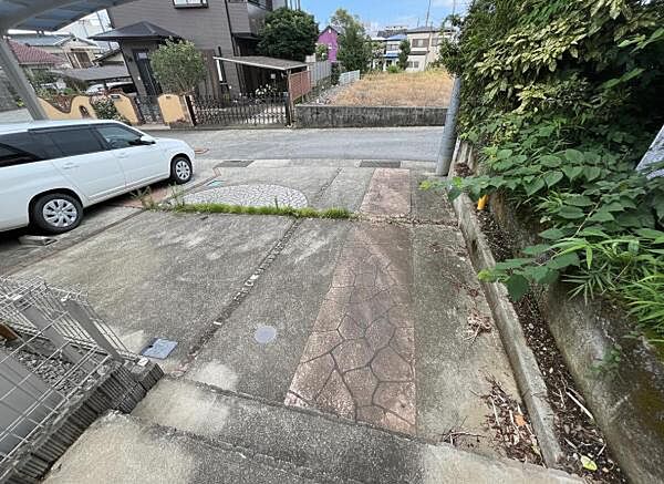 お庭スペースは、ガーデニングやお子様との外遊びなど多彩な用途でお楽しみいただけます。