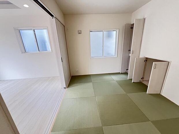 和室スペースです。畳のお部屋は寛げる空間ですね。