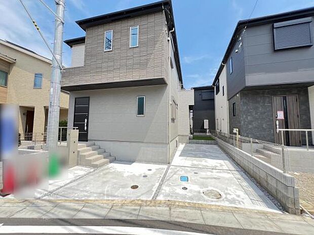 駐車場ももちろん完備しておりますのでお車所有の方にも心強いです。