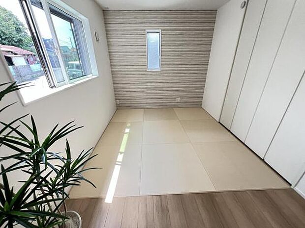 和室スペースです。畳のお部屋は寛げる空間ですね。