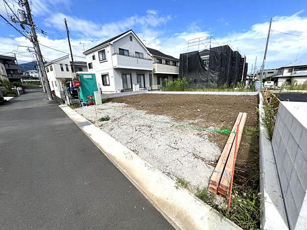 駐車場ももちろん完備しておりますのでお車所有の方にも心強いです。