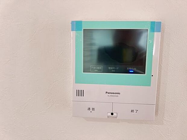 訪問者を確認できるTVモニター付きインターフォンです。