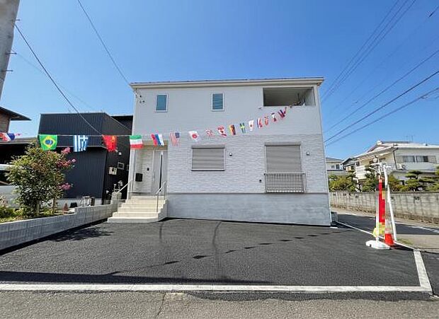 駐車場ももちろん完備しておりますのでお車所有の方にも心強いです。