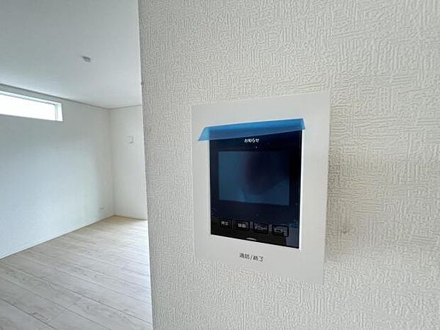 訪問者を確認できるTVモニター付きインターフォンです。