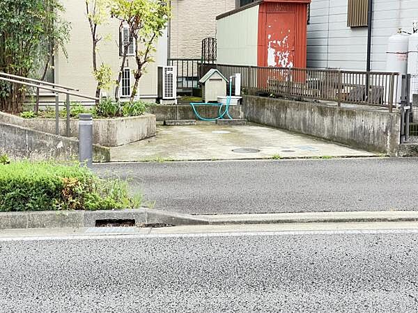 駐車場ももちろん完備しておりますのでお車所有の方にも心強いです。