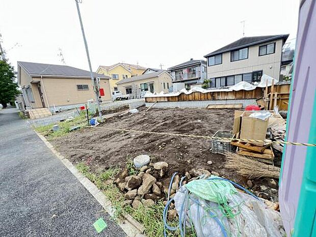 駐車場ももちろん完備しておりますのでお車所有の方にも心強いです。