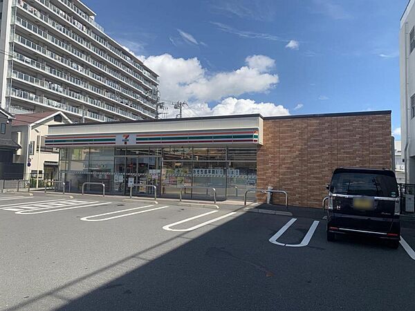 セブン-イレブン 秦野寿町店まで約220m（徒歩3分）
