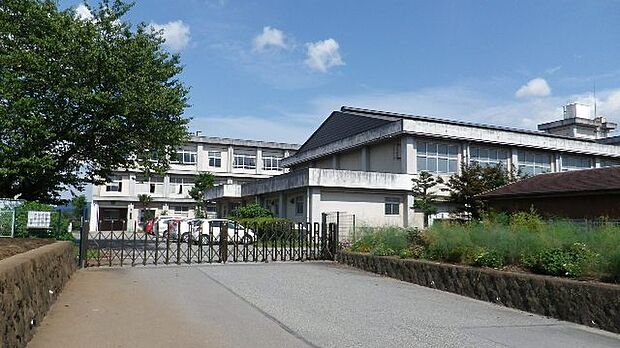 南足柄市立向田小学校まで約434m(徒歩6分)
