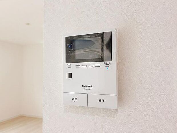 訪問者を確認できるTVモニター付きインターフォンです。