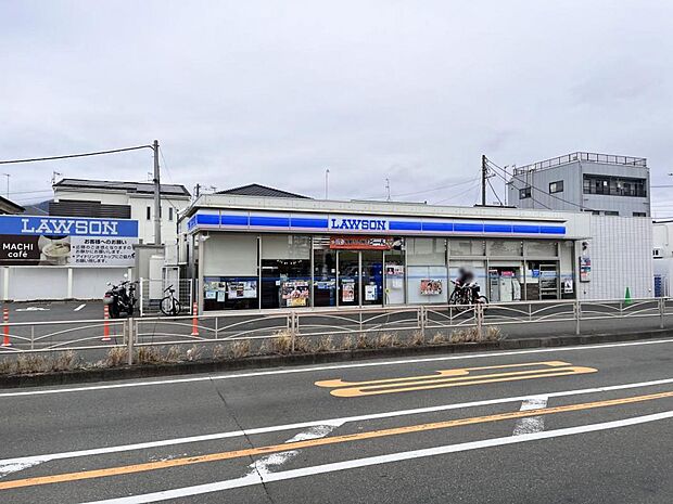 ローソン 伊勢原白根店まで約1400m(徒歩18分)