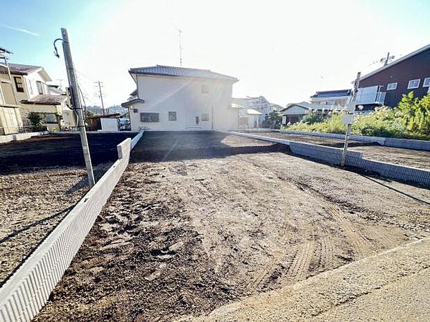 駐車場ももちろん完備しておりますのでお車所有の方にも心強いです。