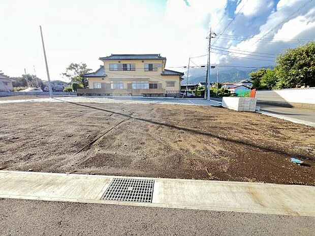 駐車場ももちろん完備しておりますのでお車所有の方にも心強いです。