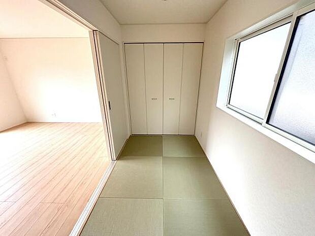 和室スペースです。畳のお部屋は寛げる空間ですね。