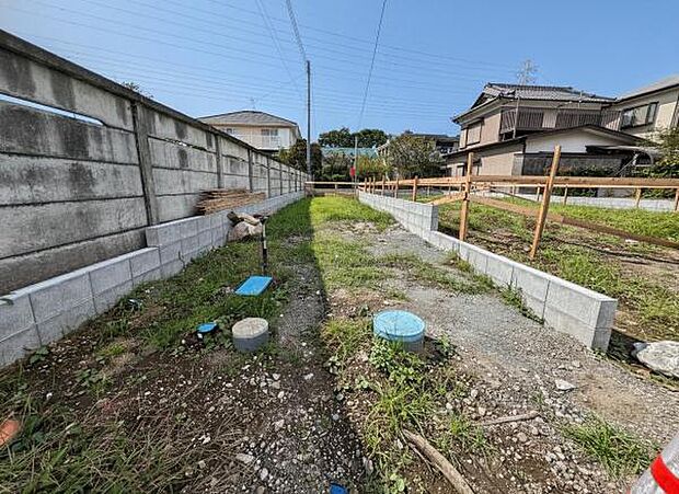駐車場ももちろん完備しておりますのでお車所有の方にも心強いです。