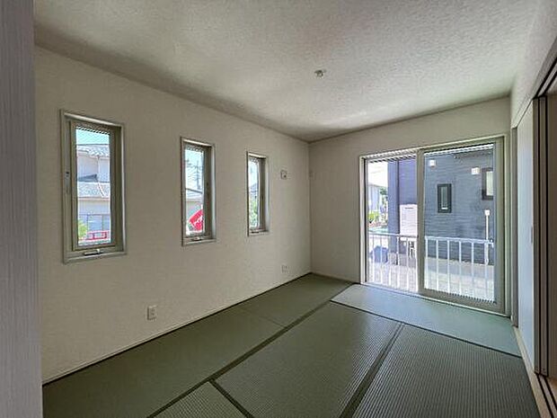 リビングスペースに隣接する和室です。
