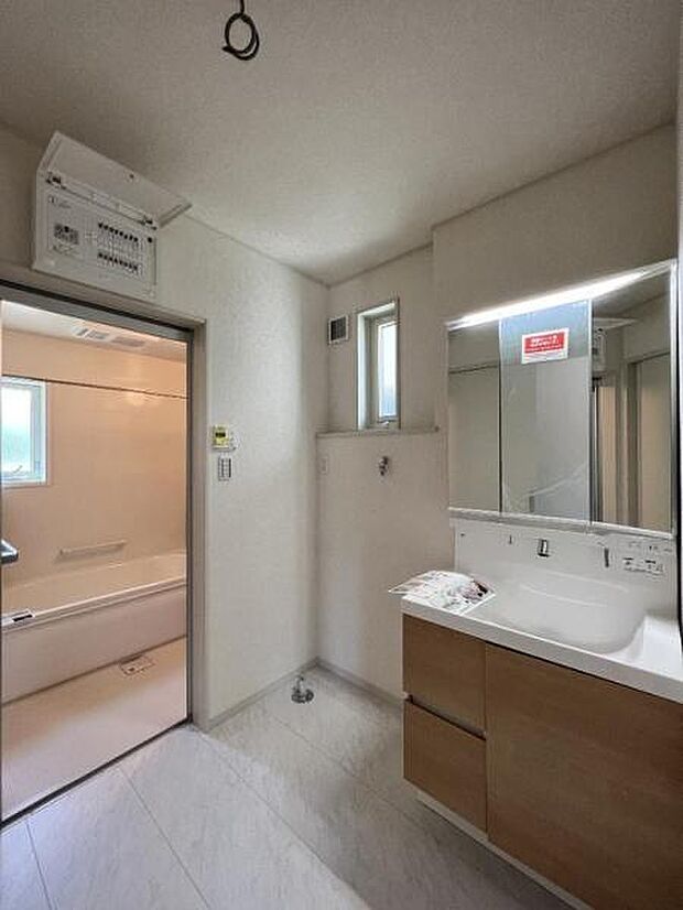 浴室前面は脱衣スペースです。