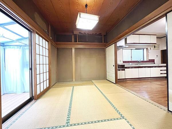 リビングダイニングになります。ご家族そろっての素敵な空間になりそうですね。