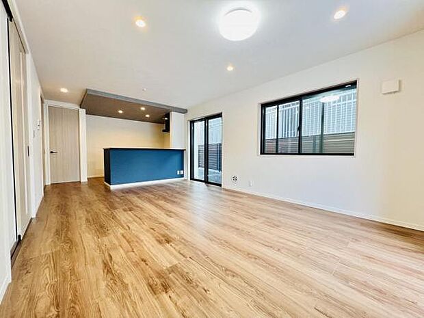 リビングダイニングになります。ご家族そろっての素敵な空間になりそうですね。