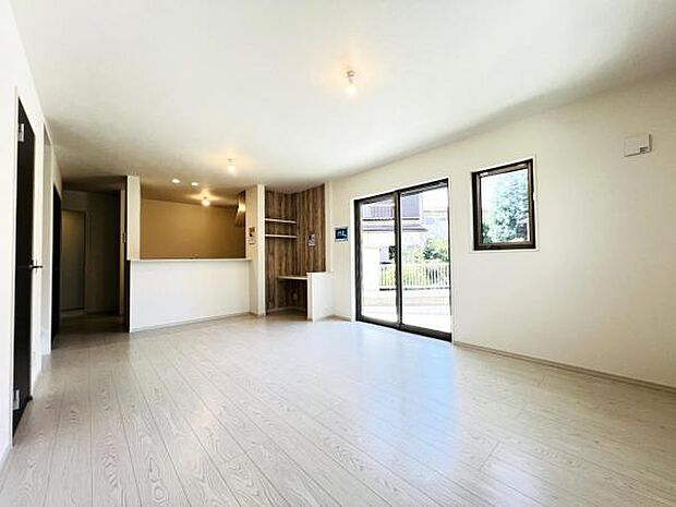 家族団らんの場所としてゆったりと居心地の良いリビングです。