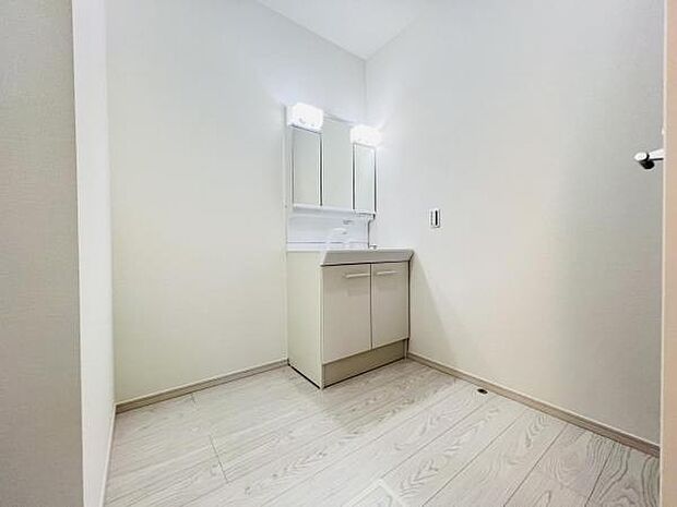 脱衣所は小さなお子様がいるご家庭にも重宝されます。