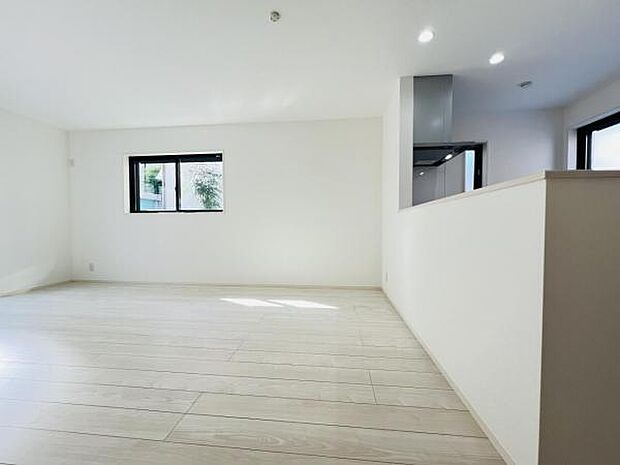 ご家族の温かい時間を演出するダイニングスペースです。