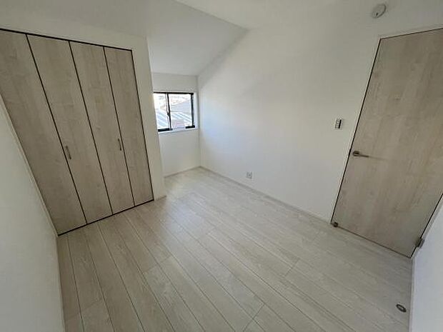 洋室5.4帖（北西角）