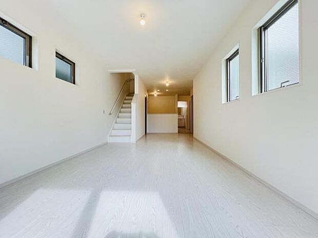 家族団らんの場所としてゆったりと居心地の良いリビングです。