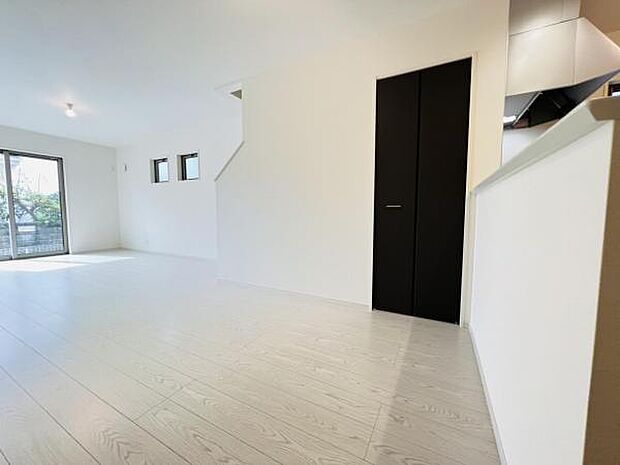 ご家族の温かい時間を演出するダイニングスペースです。