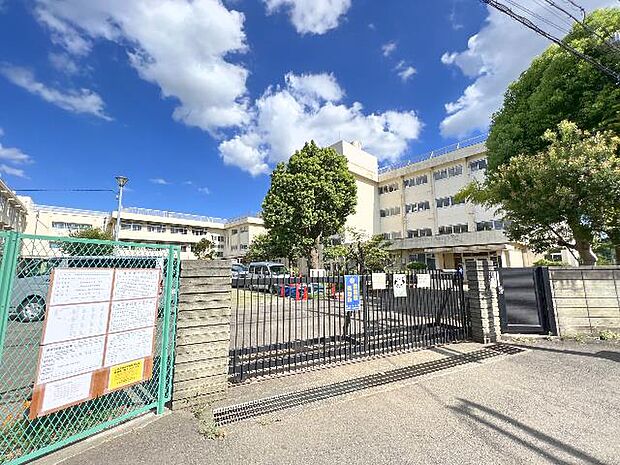 横浜市立三ツ境小学校まで約110m(徒歩2分)