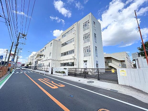 横浜市立原中学校まで約1400m（徒歩18分）