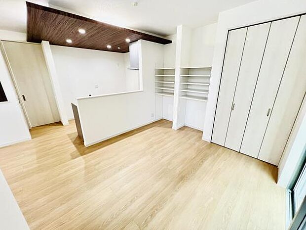 ご家族の温かい時間を演出するダイニングスペースです。