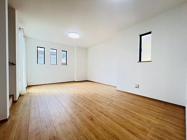 家族団らんの場所としてゆったりと居心地の良いリビングです。