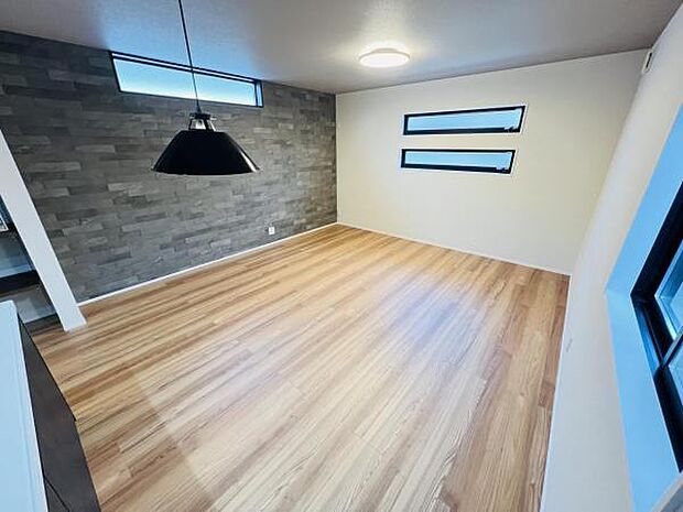 家族団らんの場所としてゆったりと居心地の良いリビングです。