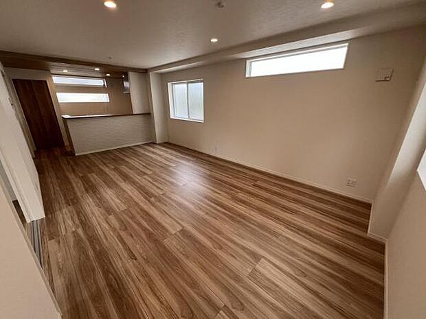 リビングダイニングになります。ご家族そろっての素敵な空間になりそうですね。