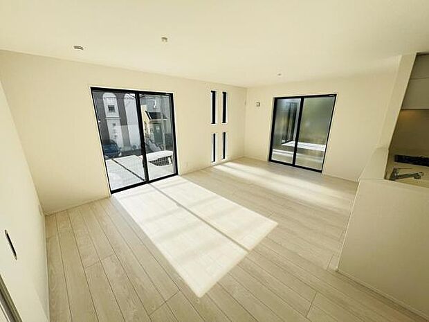 家族団らんの場所としてゆったりと居心地の良いリビングです。