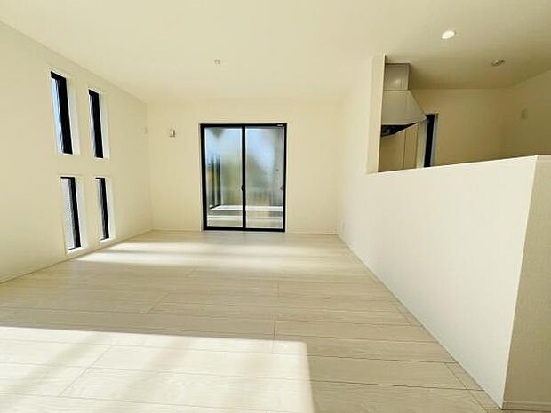 ご家族の温かい時間を演出するダイニングスペースです。