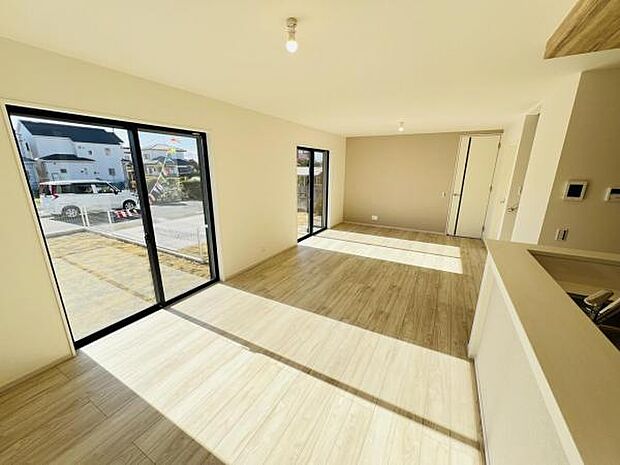 ご家族の温かい時間を演出するダイニングスペースです。