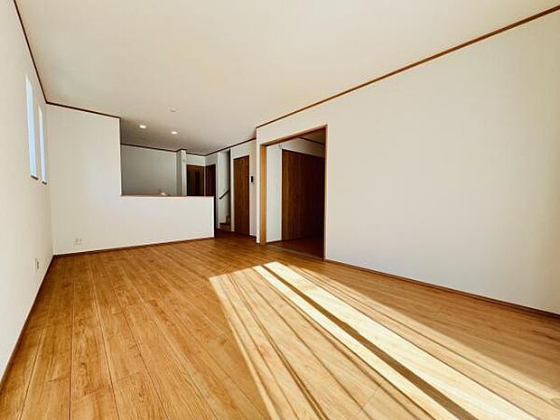 家族団らんの場所としてゆったりと居心地の良いリビングです。