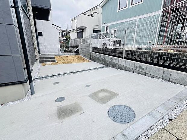 駐車場ももちろん完備しておりますのでお車所有の方にも心強いです。