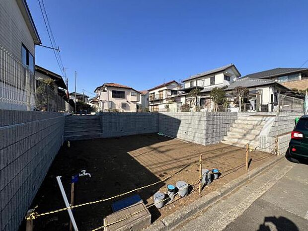 駐車場ももちろん完備しておりますのでお車所有の方にも心強いです。