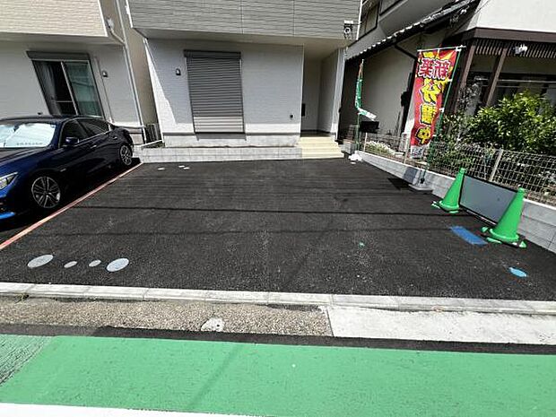 駐車場ももちろん完備しておりますのでお車所有の方にも心強いです。