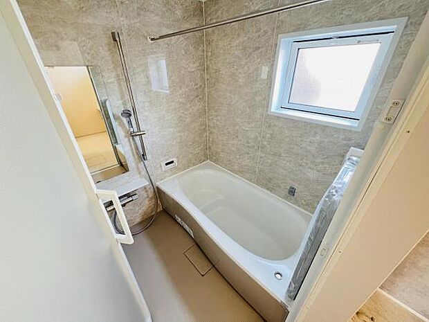 お風呂でほっとひといき。1日の疲れを癒しましょう。