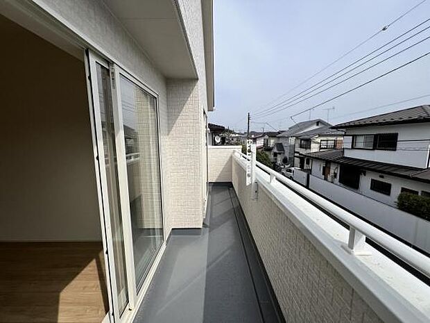 お洗濯ものを気持ち良く太陽の光で干せるのが嬉しいですね。