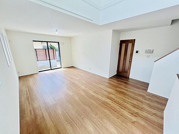 リビングダイニングになります。ご家族そろっての素敵な空間になりそうですね。