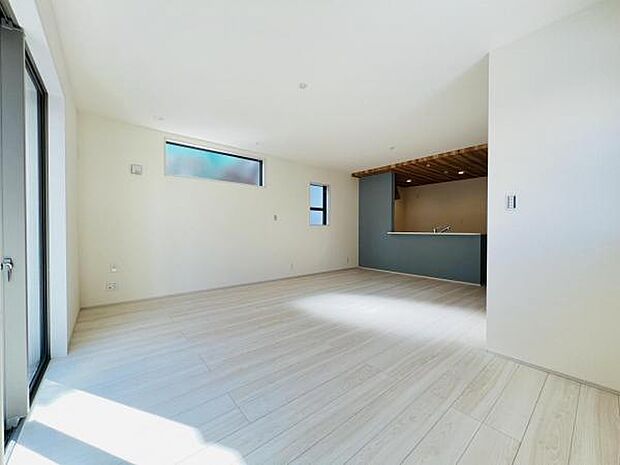 リビングダイニングになります。ご家族そろっての素敵な空間になりそうですね。