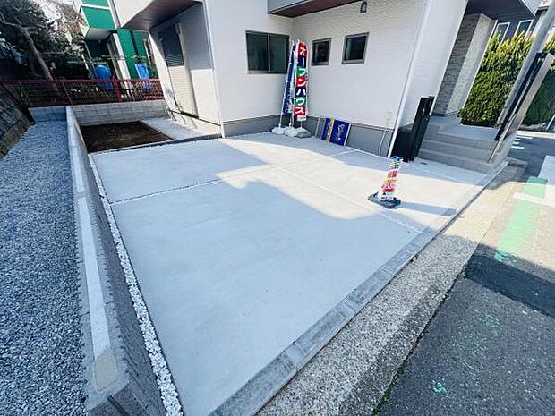 駐車場ももちろん完備しておりますのでお車所有の方にも心強いです。