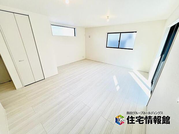 家族団らんの場所としてゆったりと居心地の良いリビングです。